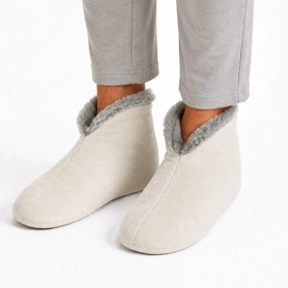 Men Puffer Slipper Boots White Size 10-11 Faux Fur Lined Indoor Cozy winter